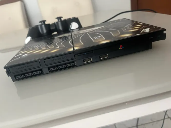 Vendo PlayStation 2 em perfeito estado 