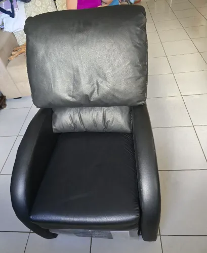 Poltrona Reclinável Herval Ricoleta Preta (Pouco Usada)