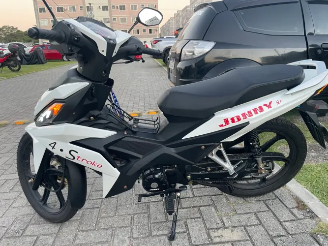 Vendo nova jonny cinquentinha 2026 com apenas 590 km rodados