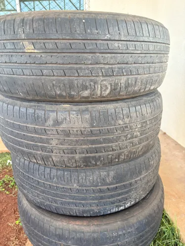 Pneus 225/60/18 usados