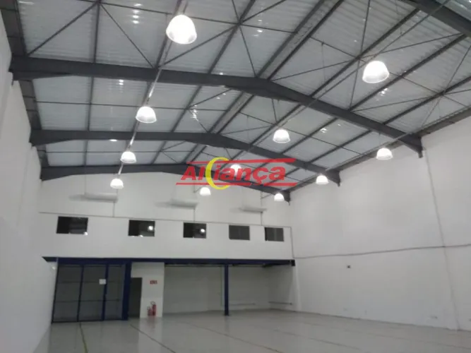 Galpão Comercial para alugar, 678m² no Jardim Tranquilidade Guarulhos