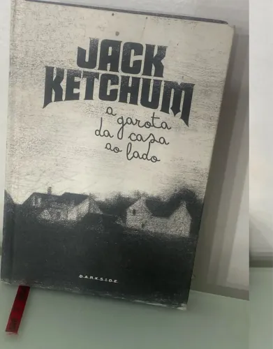 Livro A Garota da Casa ao Lado? - Jack Ketchum (DarkSide) Usado, bem conservado