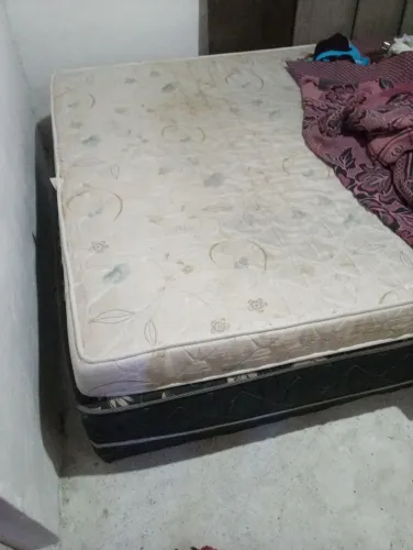 Cama box com colchao