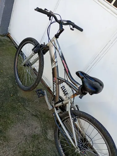 Bicicleta aro 26 Tracker 21v