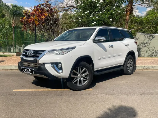 Toyota Hilux CD SR 4X2 2.7 16v/2.7 Flex Aut. 2017