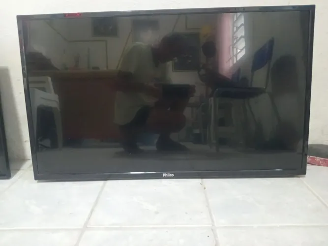 Tv para uso de peças.