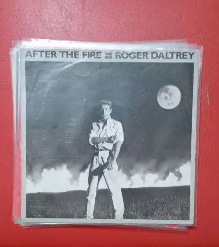 Roger Daltrey (The Who) - Vinil 7" - After the fire / It dont satisfy me - 1985
