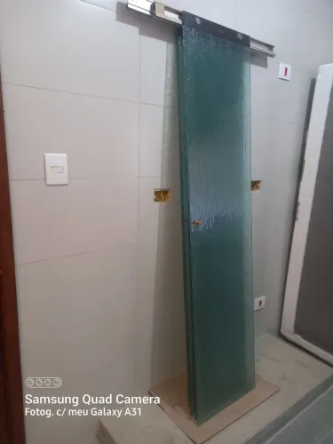 BOX DE VIDRO PARA BANHEIRO
