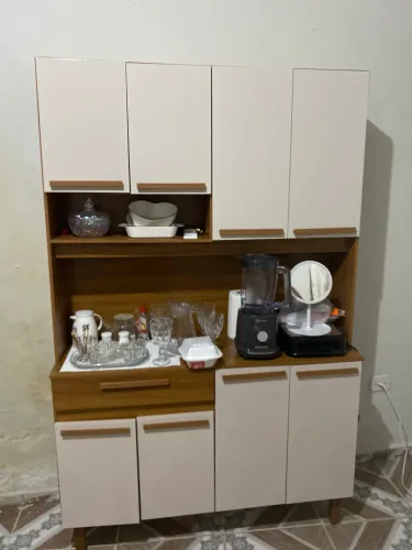 Vendo armário de cozinha cozinha apenas com 1 mês de uso, motivo: mudança