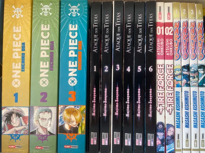 Mangás attack on titan, fire force, naruto e one piece