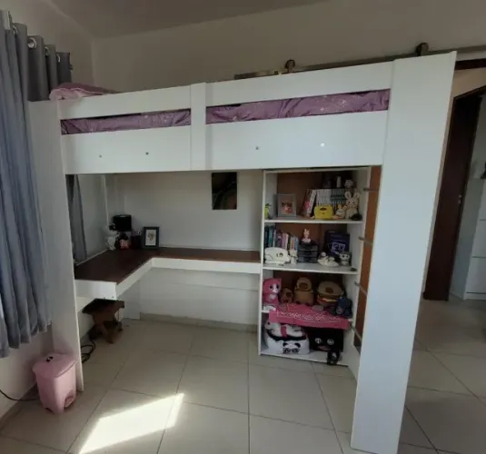 CAMA alta com escrivaninha e penteadeira