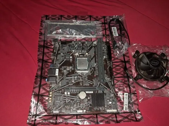 Kit Processador (Core i5-11400f 2.60GHZ) + Placa-Mãe (Gigabyte H510M KV2)