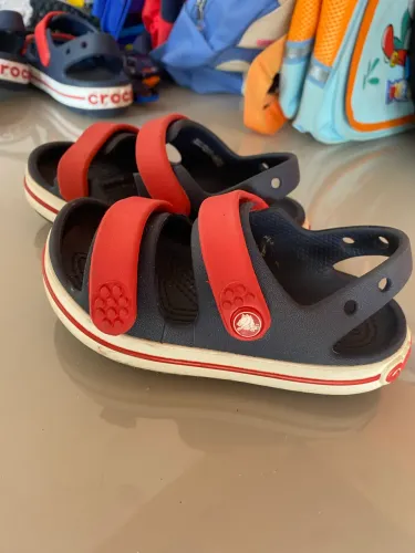 CROCS INFANTIL C9 TAMANHO 27