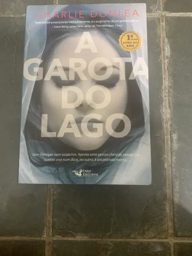 Livro a garota do lago 