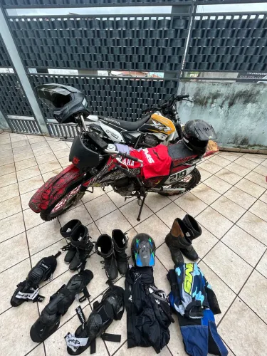 Moto trilha Tornado