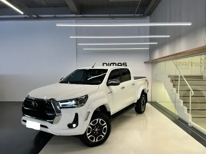 Toyota Hilux CD SRX Plus 4X4 2.8 TDI Die. Aut. 2024