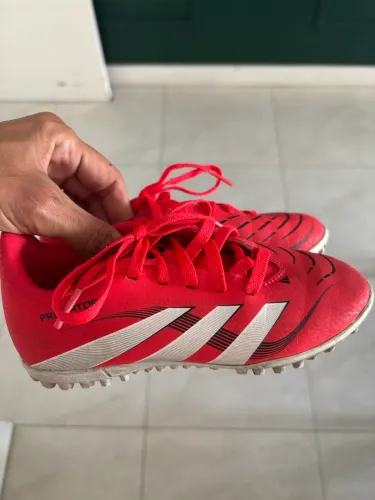 Chuteira infantil adidas 