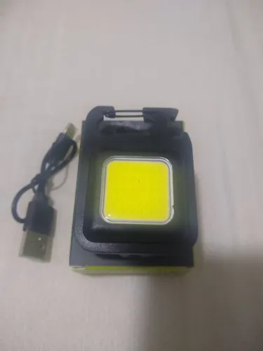Chaveiro Led e abridor de garrafa