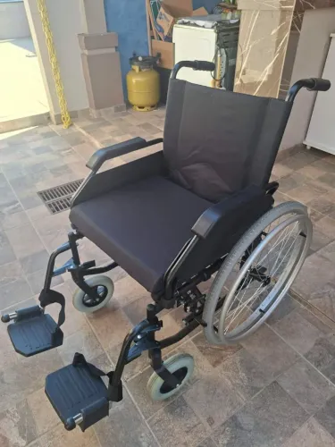 Cadeira de Rodas Hidrolight 125kg