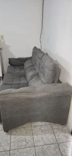 Sofa retrátil de três lugares