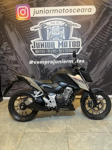 HONDA CB 300f TWISTER - 2026 - com apenas 3.400 - único dono!