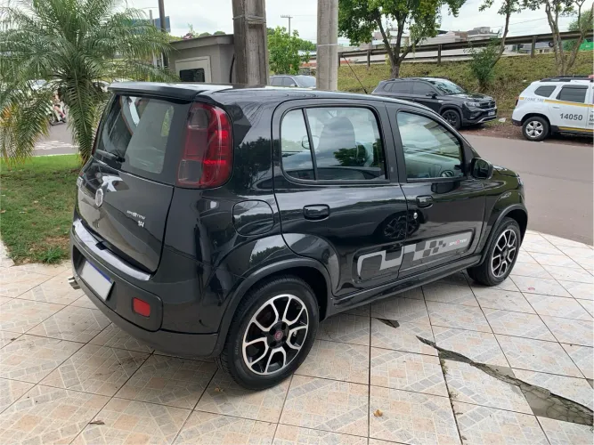 Fiat Uno Sporting 1.4 EVO Fire Flex 8V 4P 2012