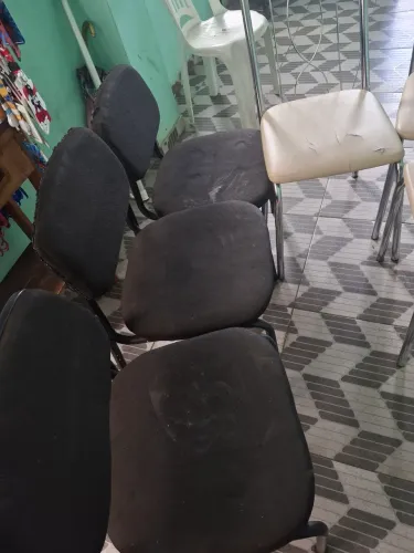 Vendo 6 cadeiras $ 120 retirada aqui na Constantino  nery próximo  ao terminal t1 