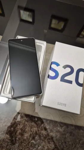 Samsung Galaxy S20 FE Branco Impecável