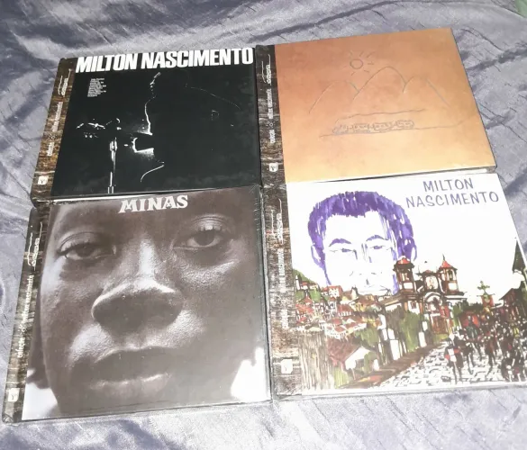 Coleçao 4 cds + livros Milton nascimento- novos