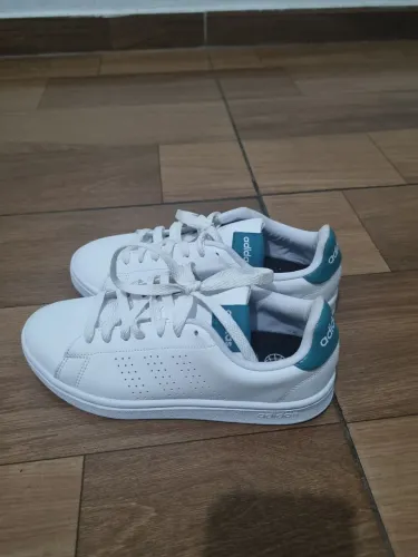 Tenis adidas branco e verde