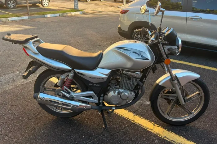 Moto suzuki GSR150i oportunidade