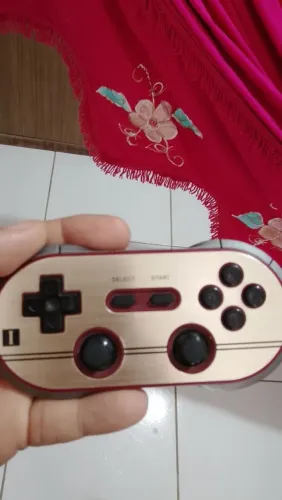 Controle 8bitdo FC 30 pro lindo
