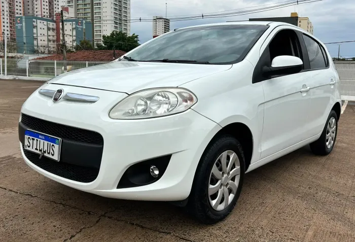 Fiat Palio Attractive 1.0 EVO Fire Flex 8V 5P 2013