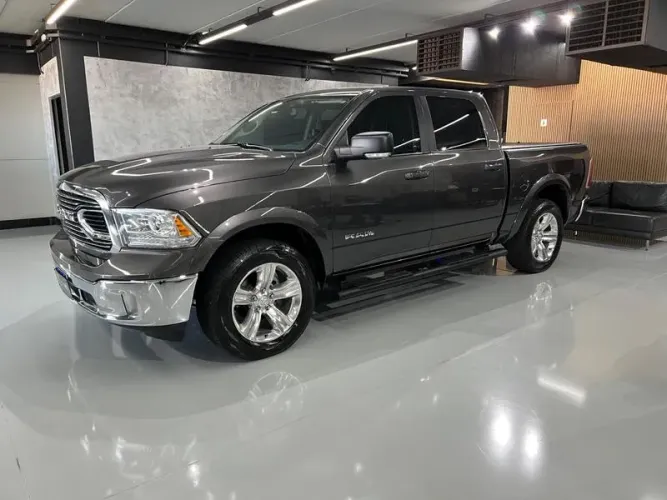 Ram Classic Laramie 5.7 V8 16V Gasolina 4X4 Aut. 2023