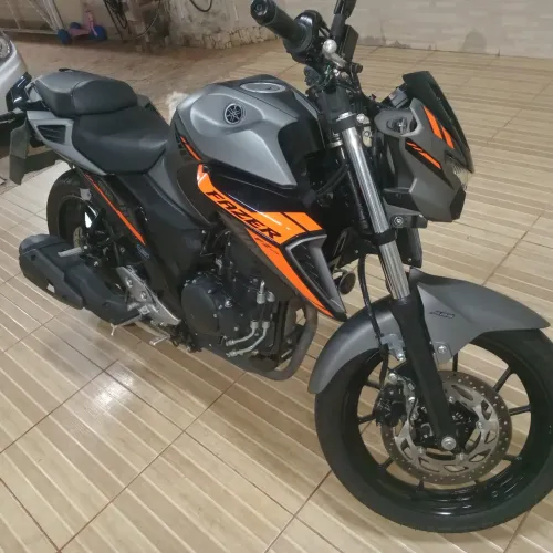 Fazer 250 cinza ano 2025 /25