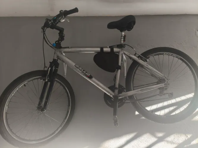 Bicicleta Gallo alumínio ótimo estado pneus novos e banco novo.