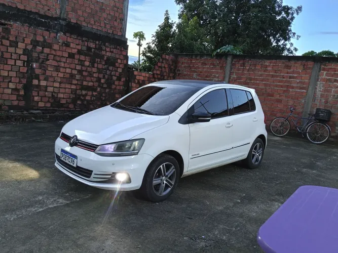 Volkswagen Fox Highline 1.6 Flex 16V 5P 2015