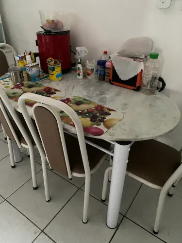 Mesa mármore 4 cadeiras