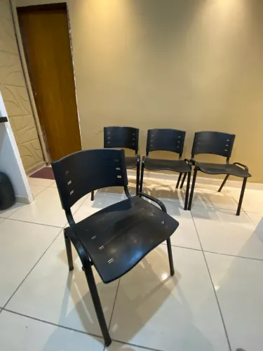 4 Cadeiras de espera 
