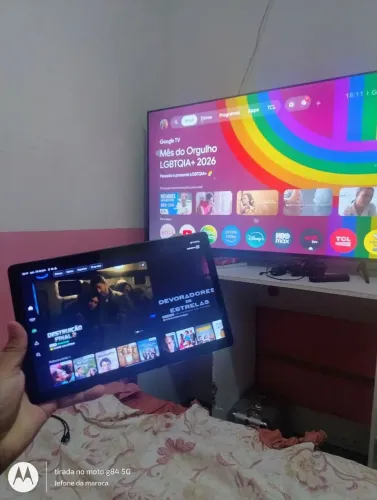 Tablet Galaxy tab a7 funcionando normalmente, tela trincada