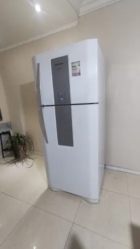 Geladeira Electrolux infinity Frost Free 220v - em perfeito funcionamento