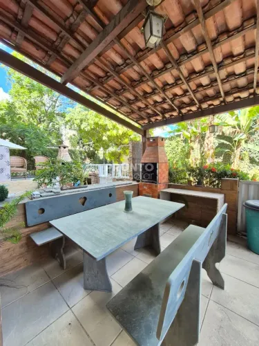Casa com 4 quartos em Caxangá