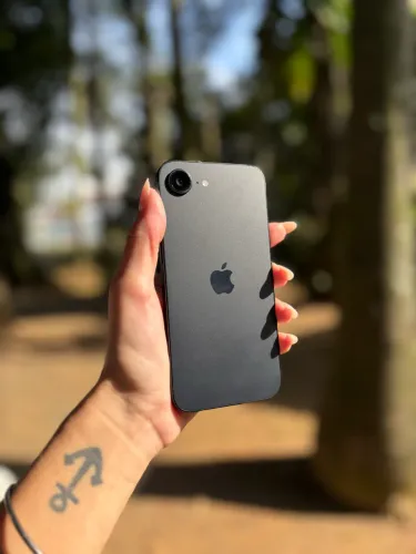 iPhone 16e 128GB na Garantia Apple!