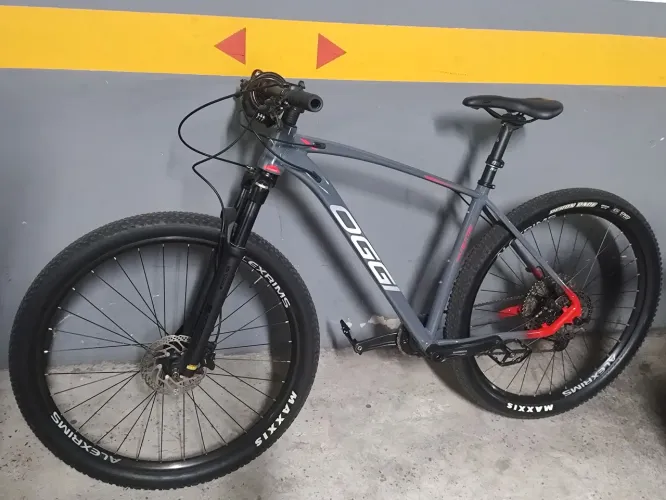 Bike Oggi 7.2 boost 2026 Aro29 - Tam quadro :19 cinza nardo/vermelho
