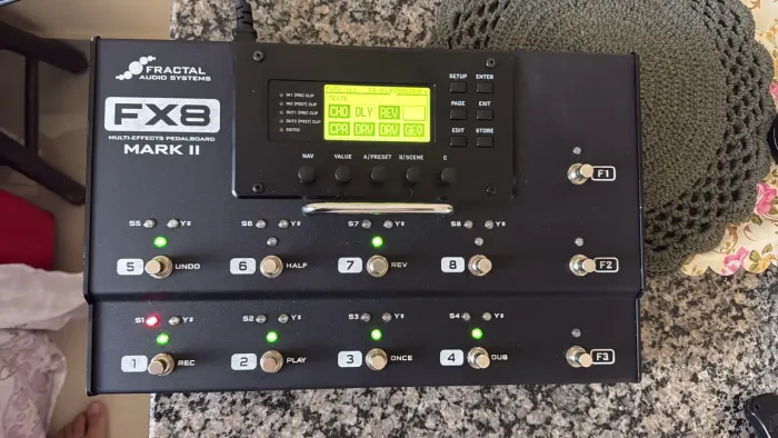 PEDALEIRA FRACTAL AUDIO FX8 MARK II - O TOPO DA CADEIA DE EFEITOS