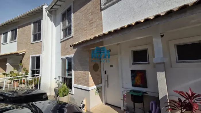Casa Triplex à Venda no Condomínio Magic Garden Freguesia