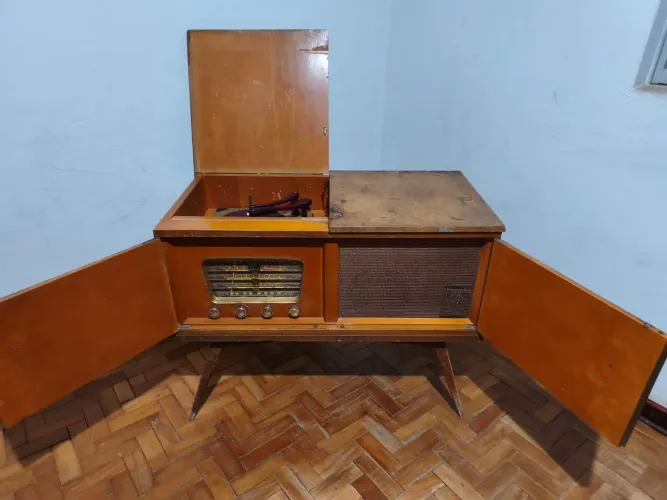 ? RADIO VITROLA SEMP VINTAGE - RELÍQUIA