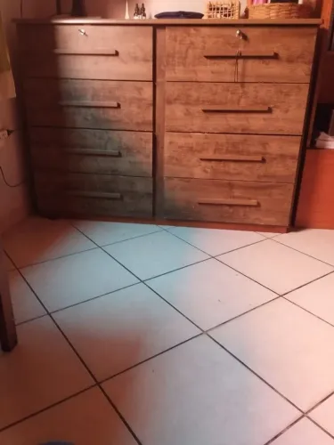 Cômoda de madeira