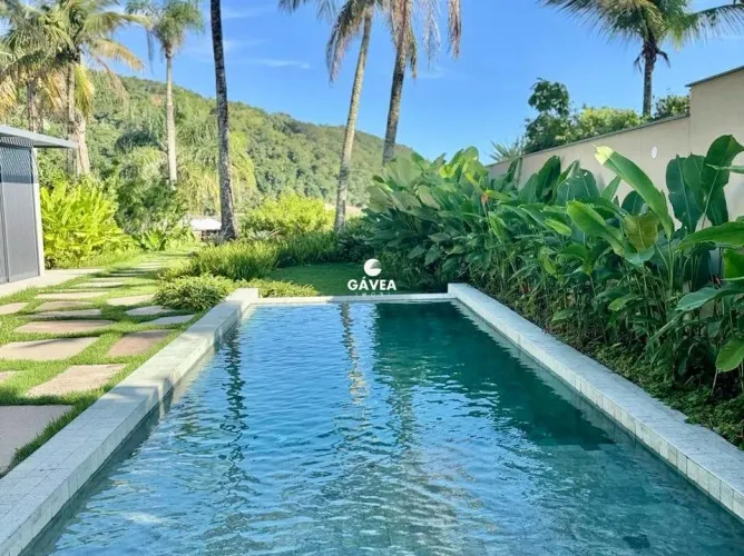 Casa à venda no Baleia em São Sebastião.
