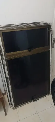 Janelão de alumínio tipo vasculhante abri em cima e em baixo